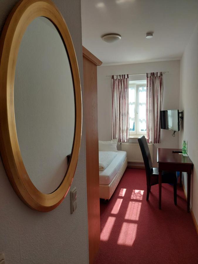Der Heurige Im Gasthaus Zum Loewen Freising Extérieur photo