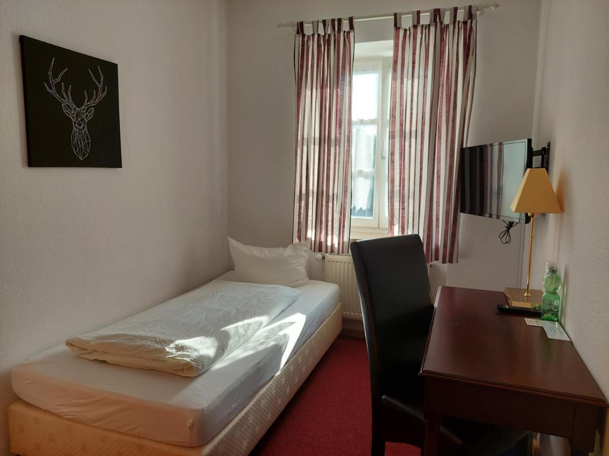Der Heurige Im Gasthaus Zum Loewen Freising Extérieur photo