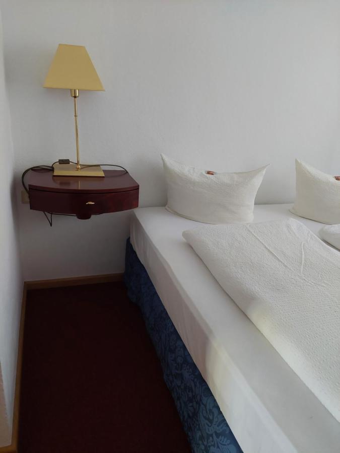 Der Heurige Im Gasthaus Zum Loewen Freising Extérieur photo