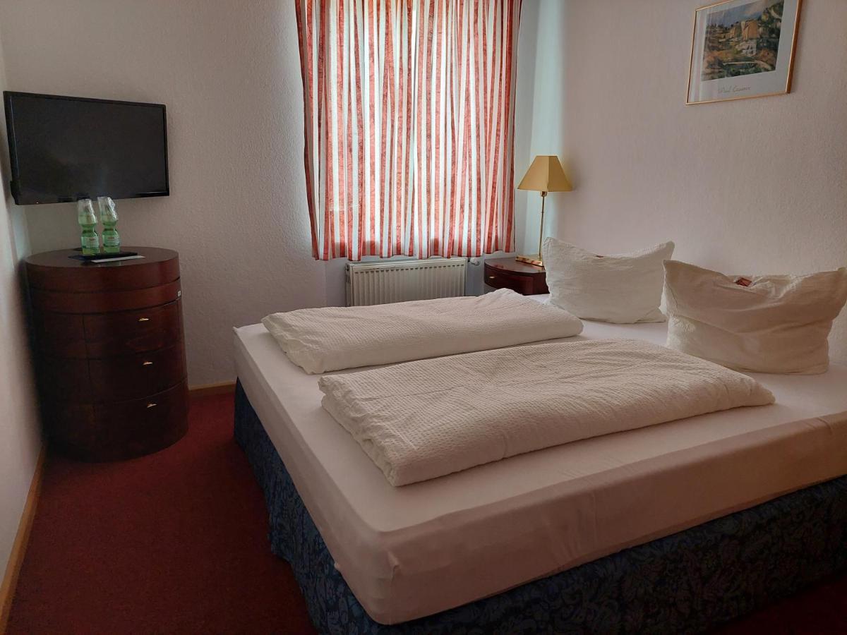 Der Heurige Im Gasthaus Zum Loewen Freising Extérieur photo