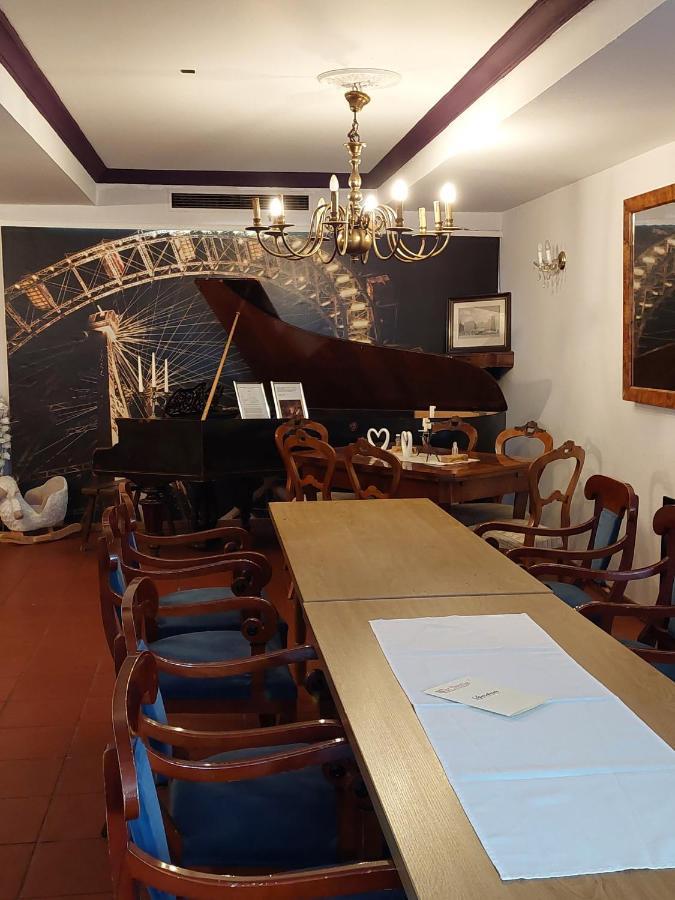 Der Heurige Im Gasthaus Zum Loewen Freising Extérieur photo