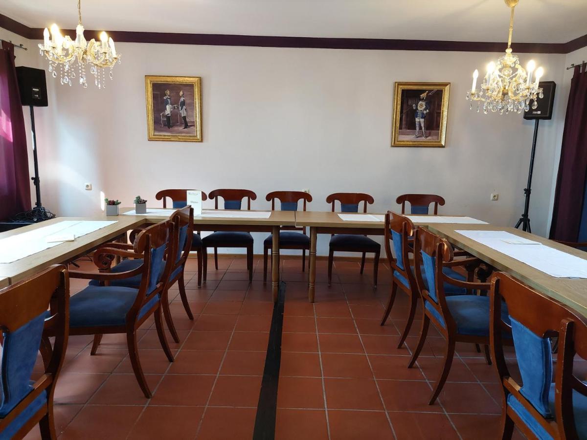 Der Heurige Im Gasthaus Zum Loewen Freising Extérieur photo